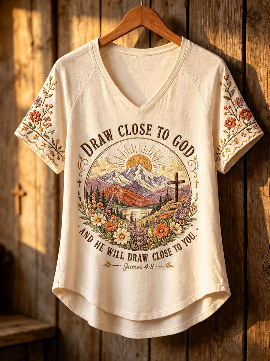 Women's 'Draw Close To God' V-Neck T-Shirts